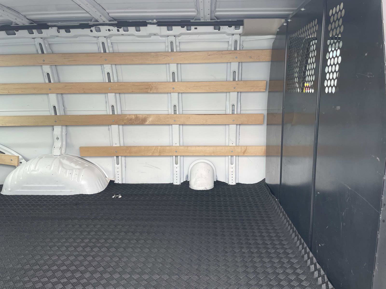 Used 2024 GMC Savana 2500 w/ Driver Convenience Package image 23