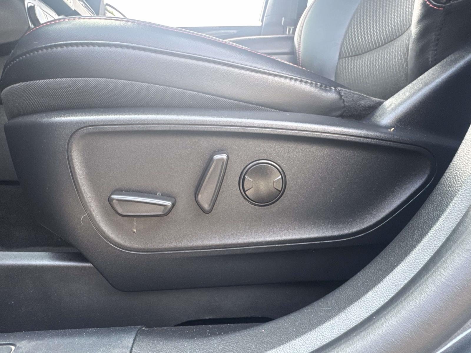 Used 2025 Ford Escape ST-Line Select AWD/4WD image 16