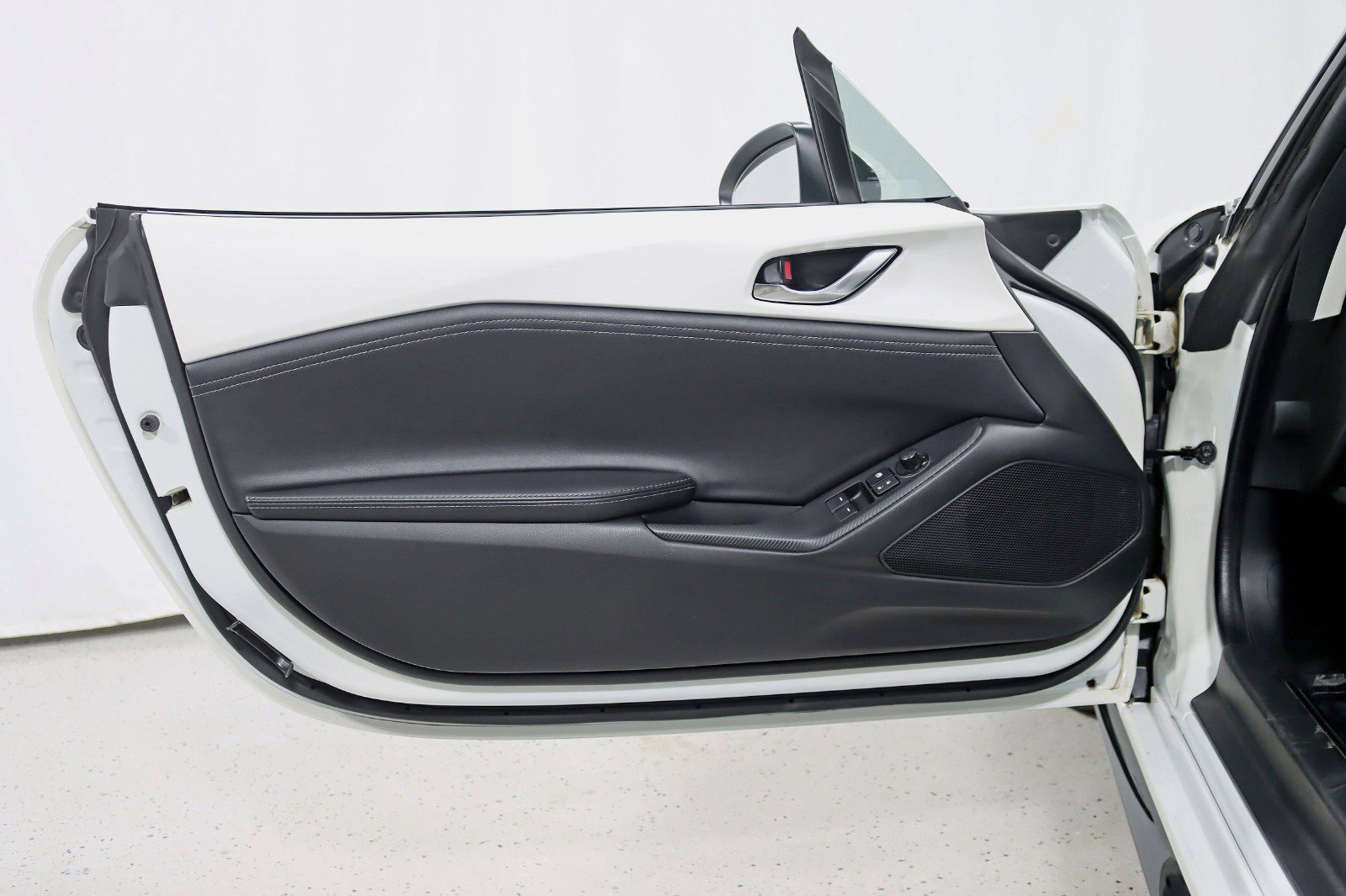 Used 2023 MAZDA MX-5 Miata Grand Touring RWD image 29
