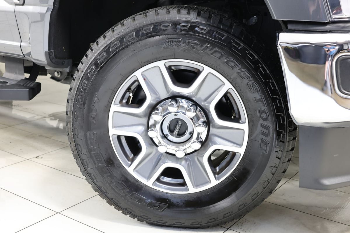 Used 2026 Ford F350 Lariat AWD/4WD image 13