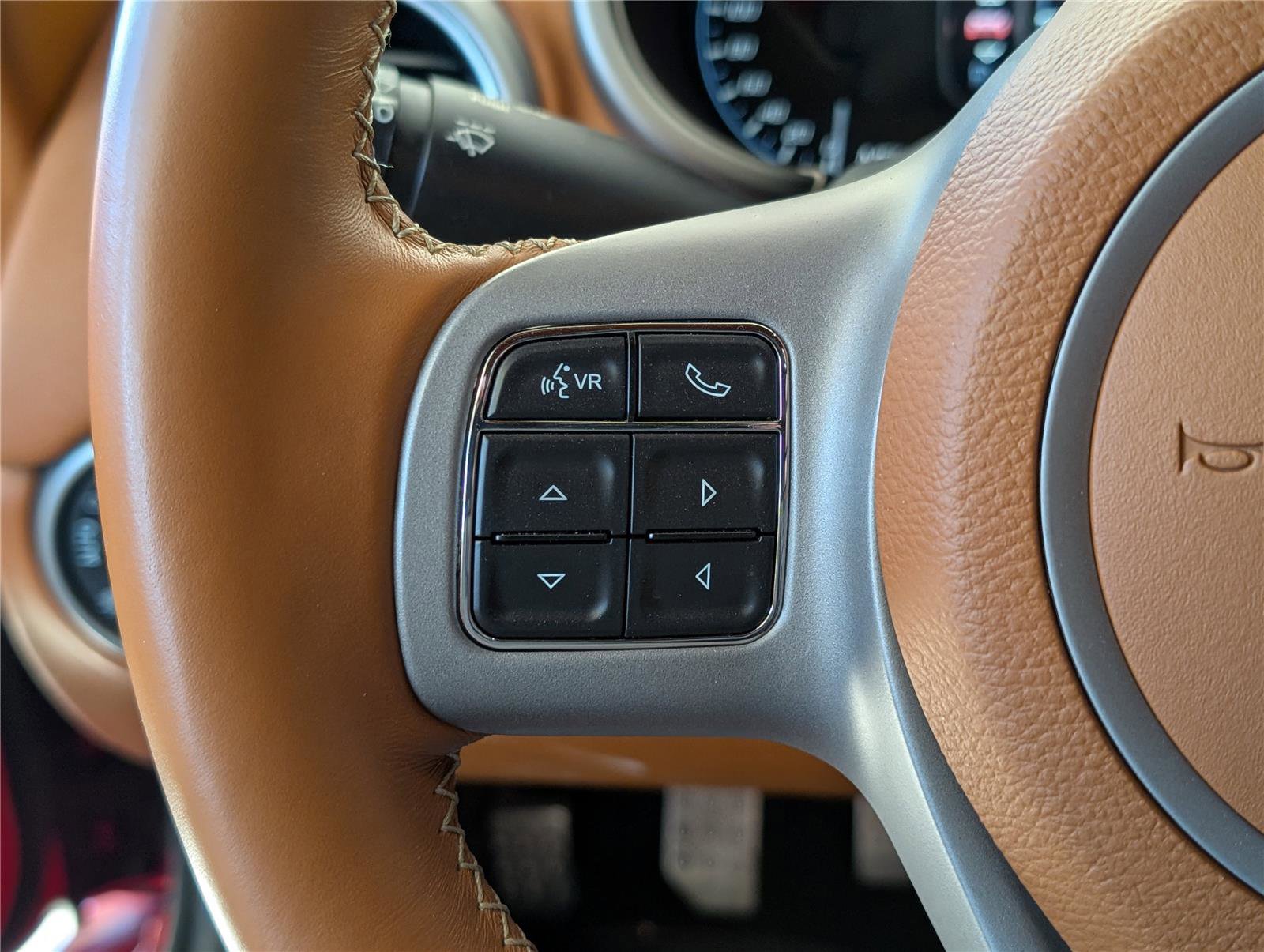 Used 2013 SRT Viper GTS w/ GTS Laguna Interior Pkg image 23