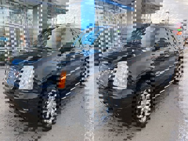 Used 2012 GMC Yukon XL Denali image 2