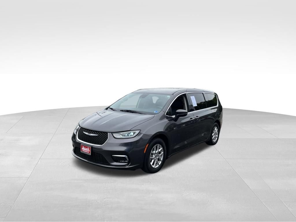 Used 2023 Chrysler Pacifica Touring-L FWD image 21