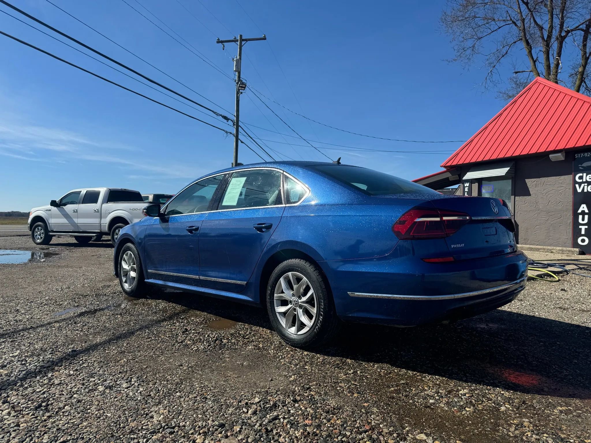 Used 2017 Volkswagen Passat 1.8T S image 2