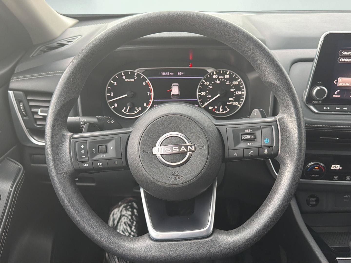 Used 2024 Nissan Rogue SV AWD/4WD image 12