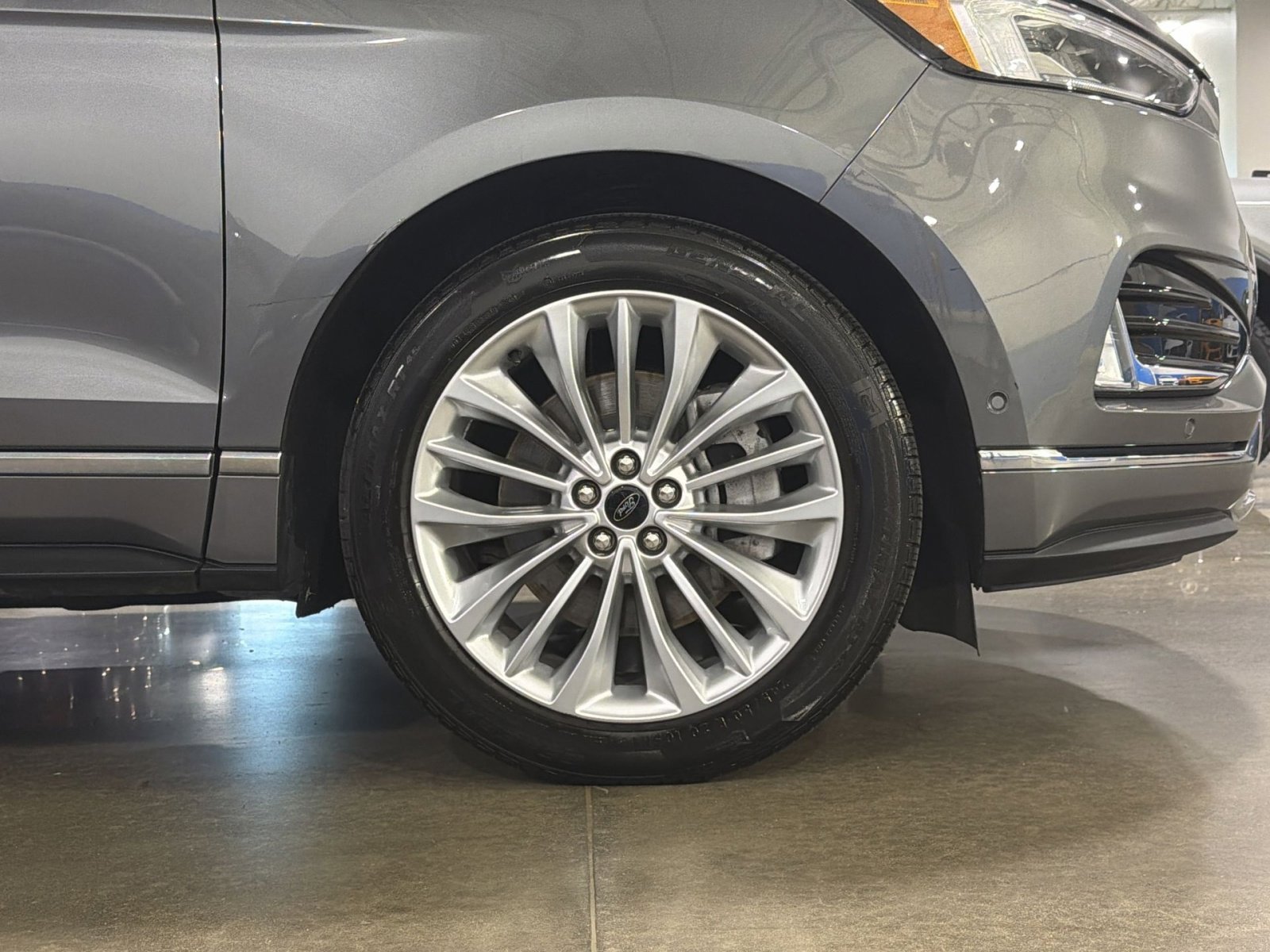 Used 2022 Ford Edge Titanium w/ Equipment Group 301A AWD/4WD image 17
