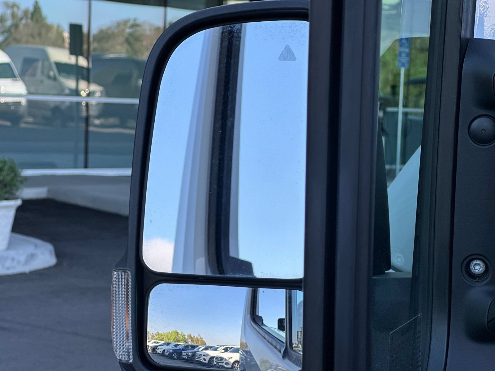 Used 2025 Mercedes-Benz Sprinter 2500 image 9