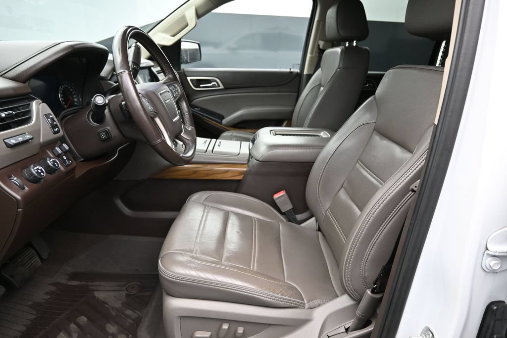 Used 2020 GMC Yukon Denali w/ Open Road Package AWD/4WD image 16