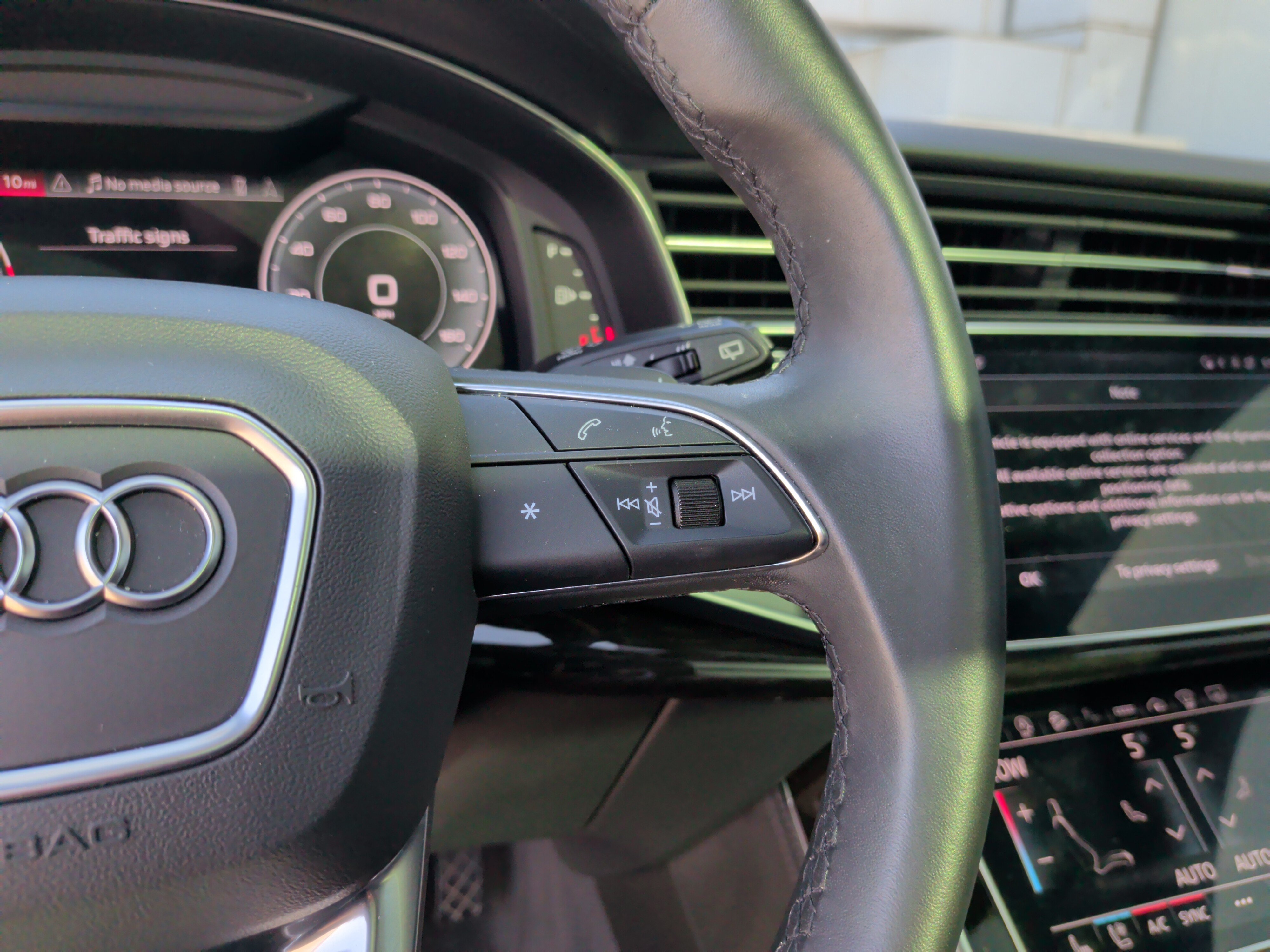 Used 2023 Audi Q8 Prestige w/ Prestige Package AWD/4WD image 20
