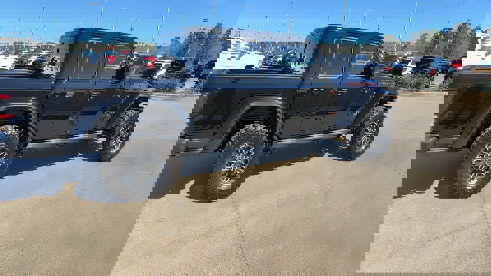 Used 2025 Jeep Gladiator Mojave image 8