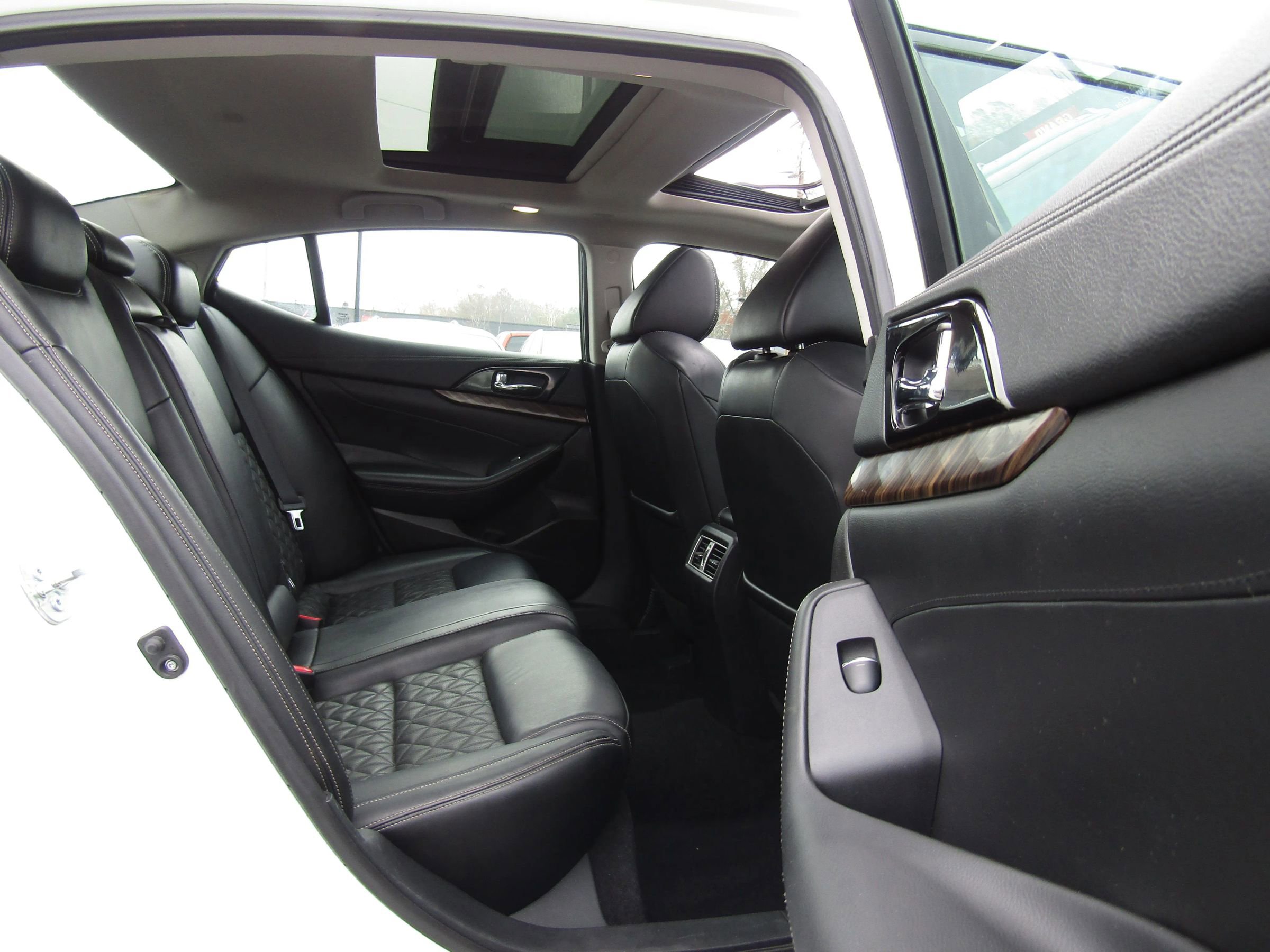 Used 2016 Nissan Maxima Platinum image 15