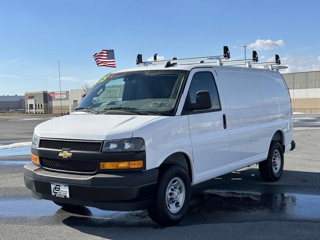 New 2025 Chevrolet Express 3500 w/ Driver Convenience Package RWD image 15
