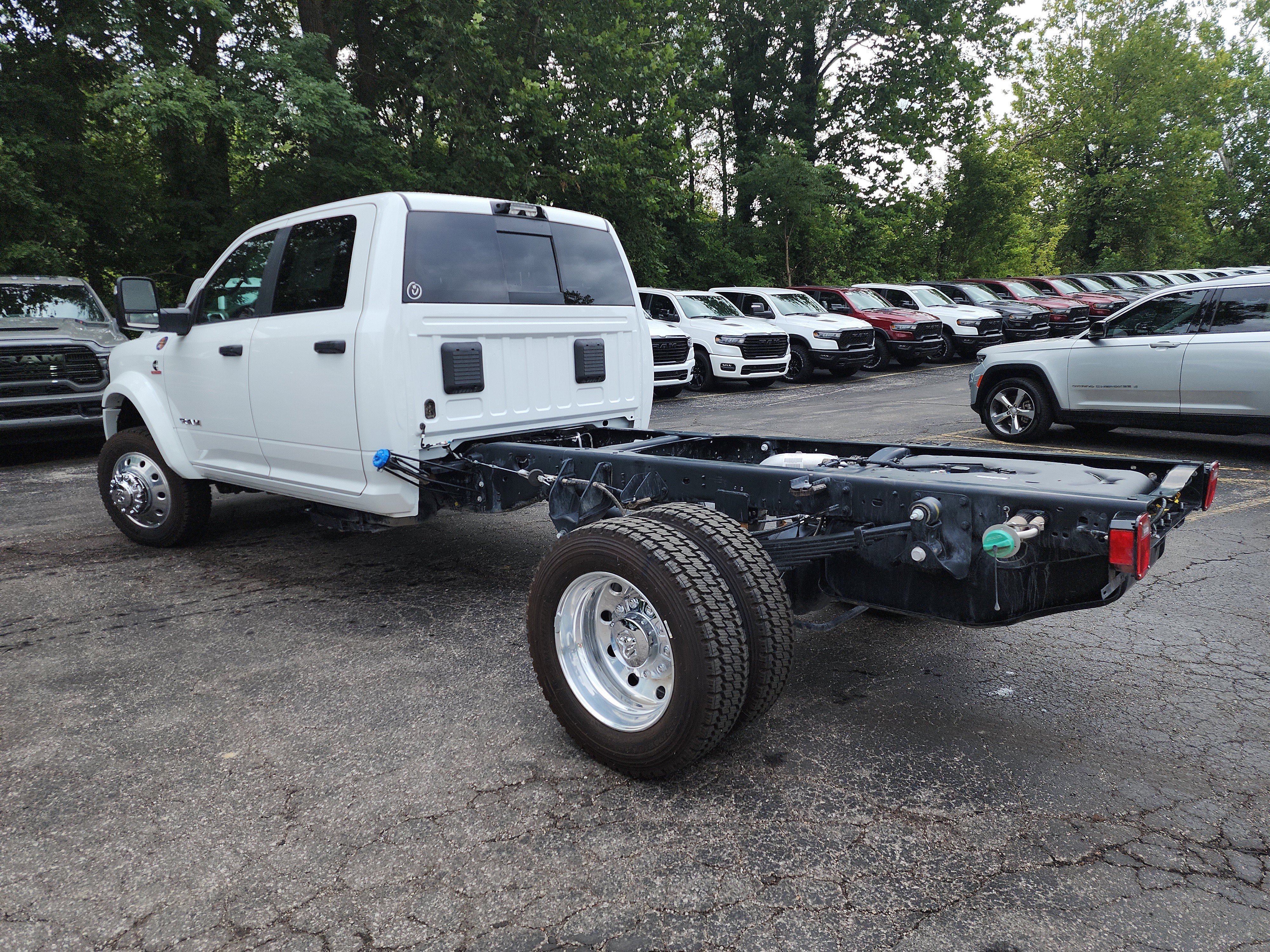 New 2026 RAM 5500 4x4 Crew Cab image 20