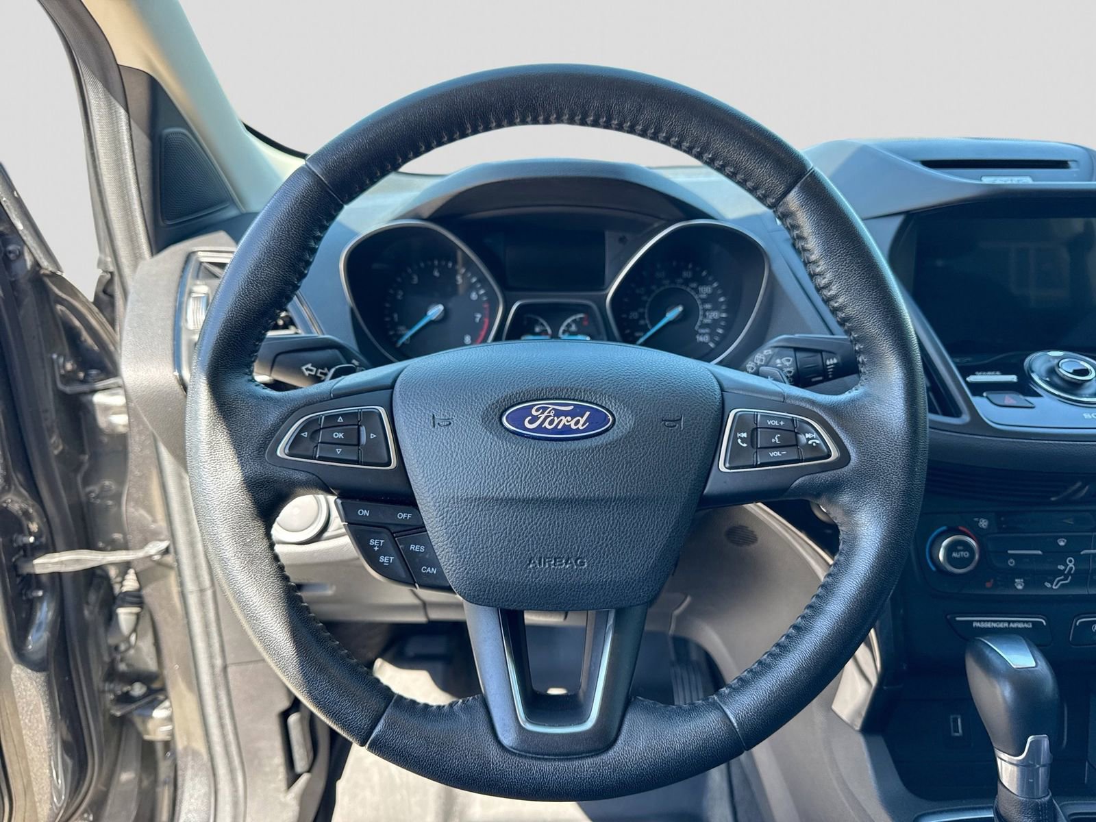 Used 2017 Ford Escape Titanium AWD/4WD image 26