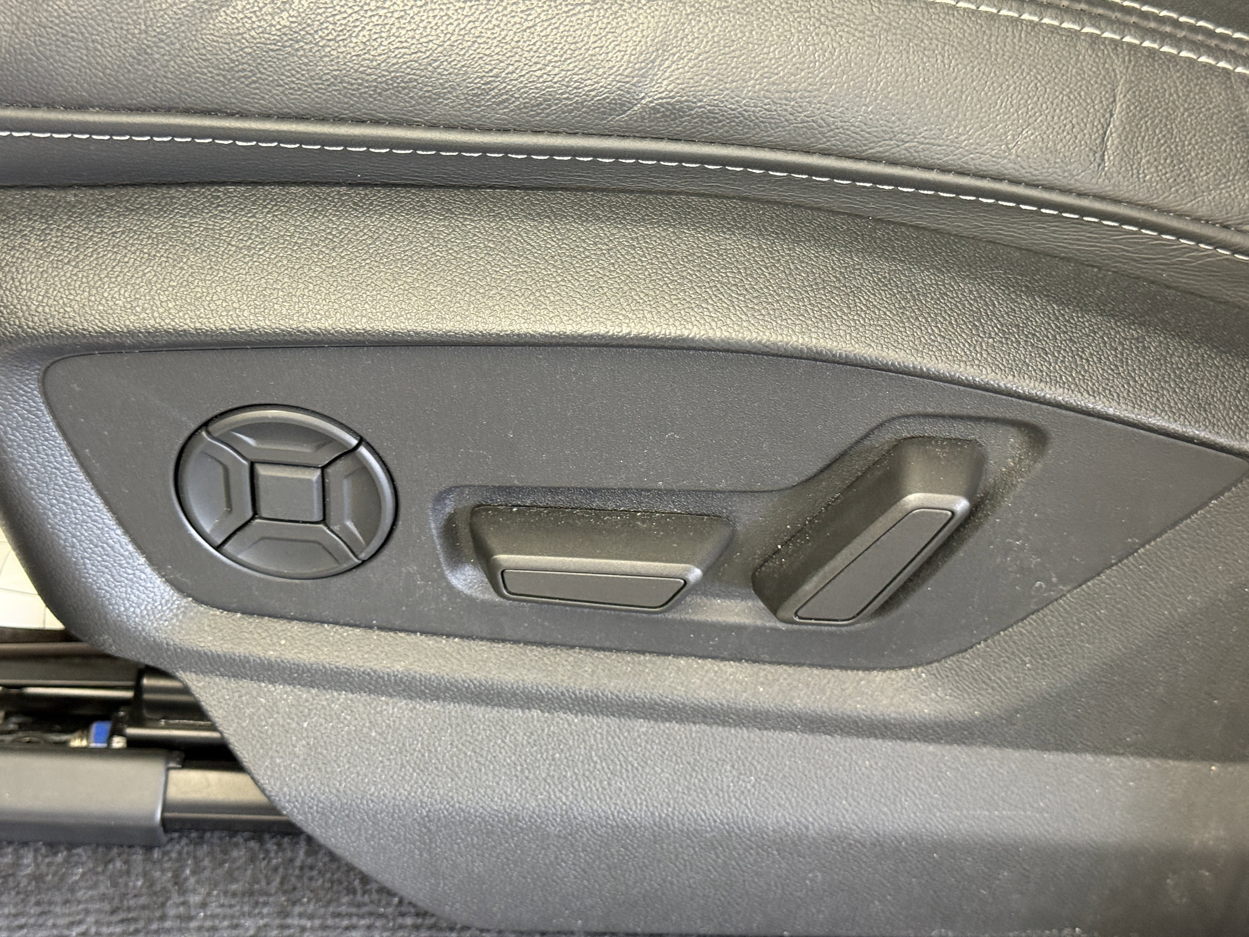 Used 2023 Audi Q8 Premium Plus image 18