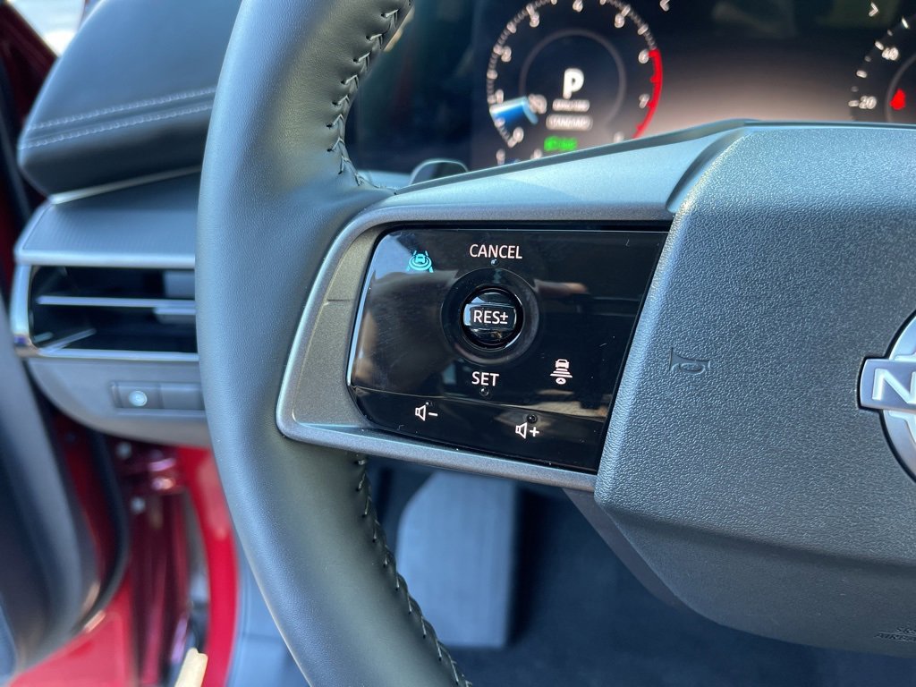 Used 2025 Nissan Murano SV image 17