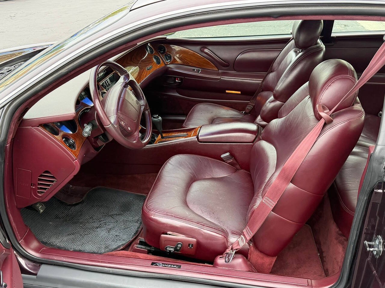 Used 1995 Buick Riviera Supercharged Coupe FWD image 20