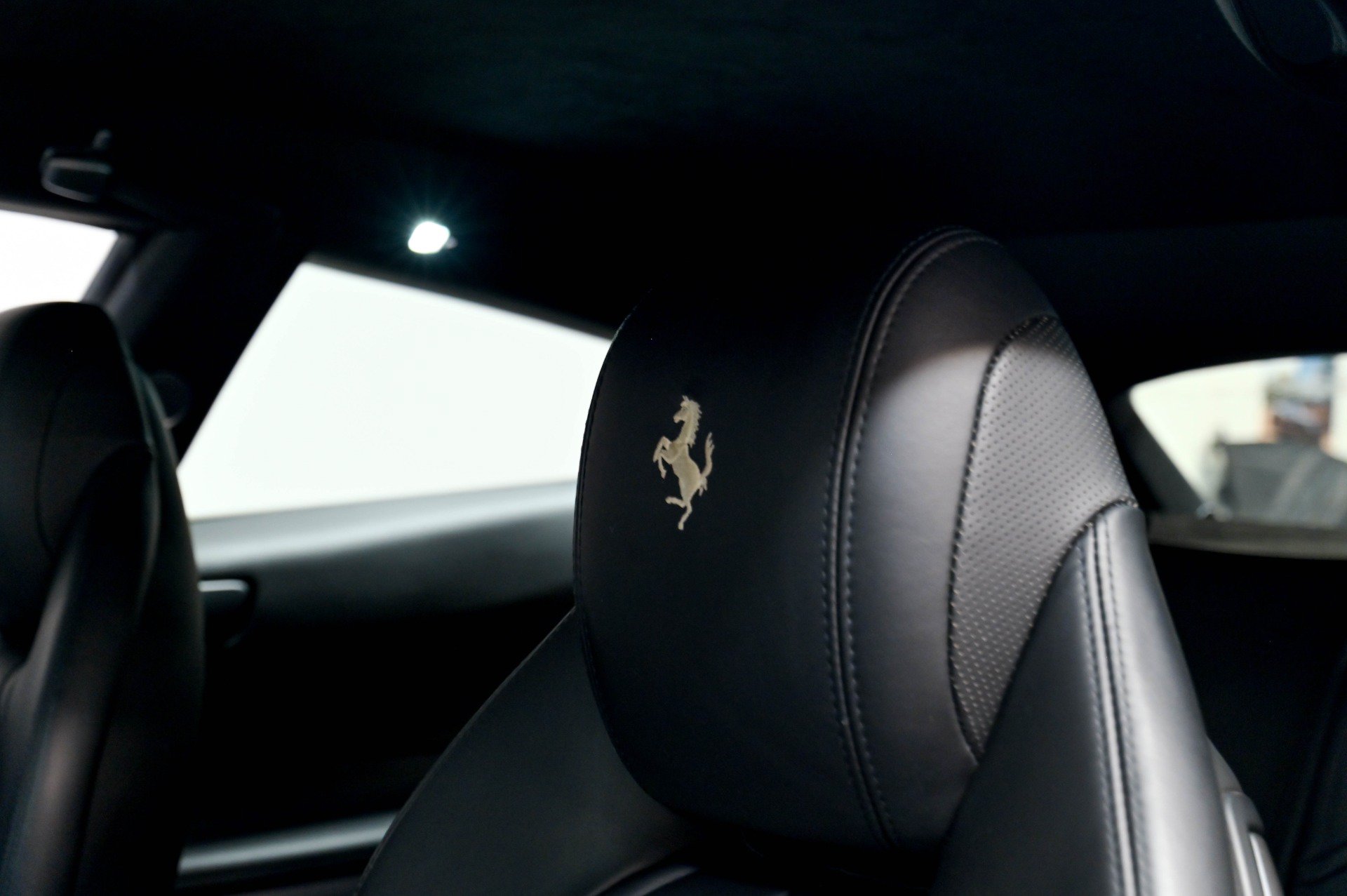 Used 2017 Ferrari GTC4Lusso AWD/4WD image 10