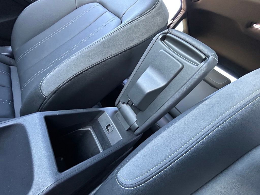 Used 2024 Audi Q4 e-tron Premium w/ Convenience Package image 32