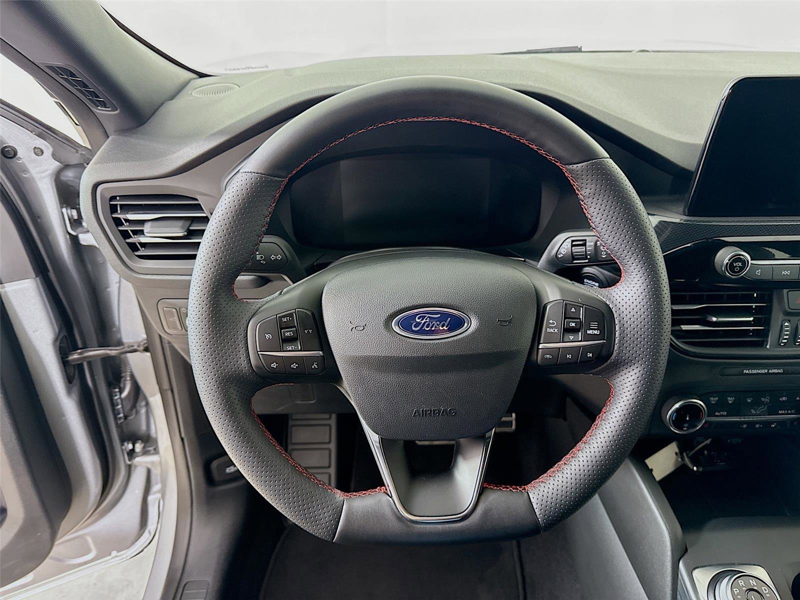 Used 2024 Ford Escape ST-Line image 18