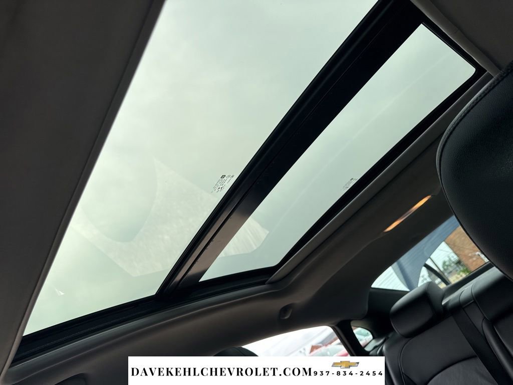 Used 2017 Chevrolet Malibu LT w/ Leather Package FWD image 19