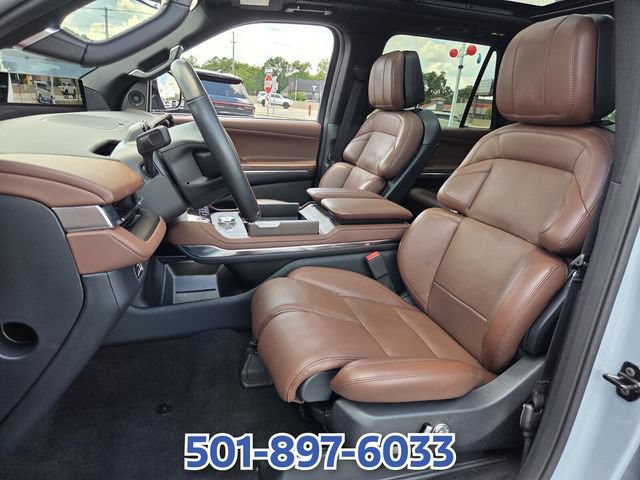 Certified 2025 Lincoln Navigator Reserve AWD/4WD image 9