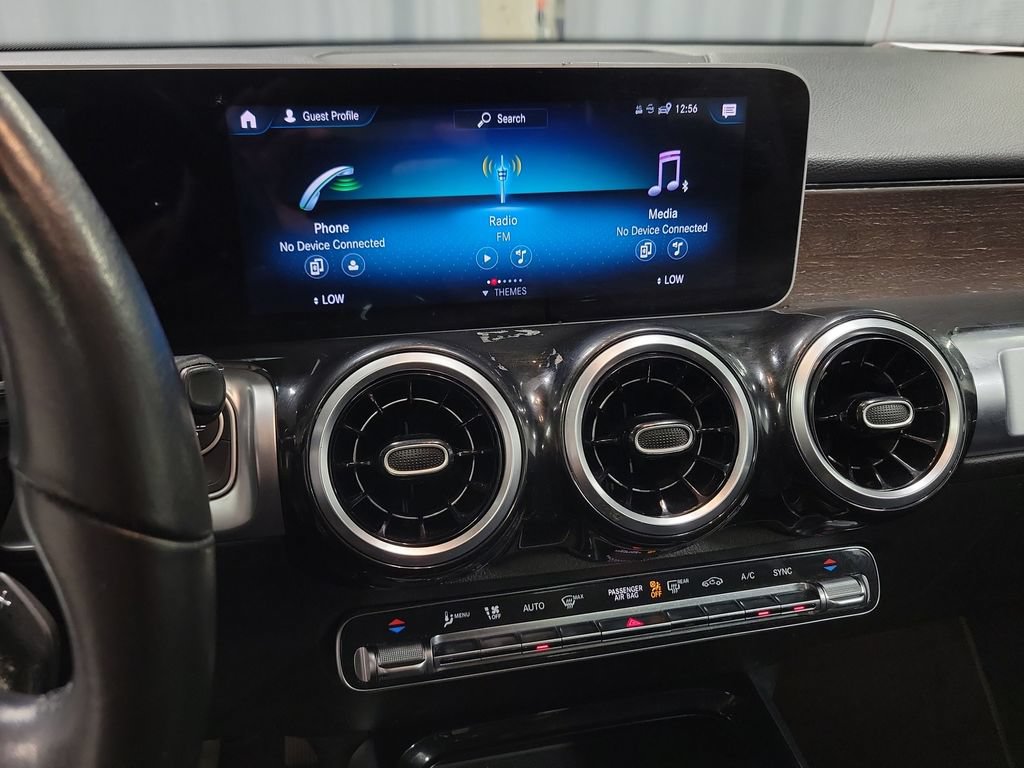 Used 2021 Mercedes-Benz GLB 250 w/ Premium Package image 14