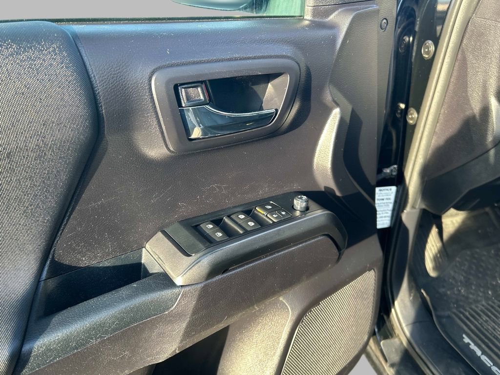 Used 2020 Toyota Tacoma TRD Off-Road image 19