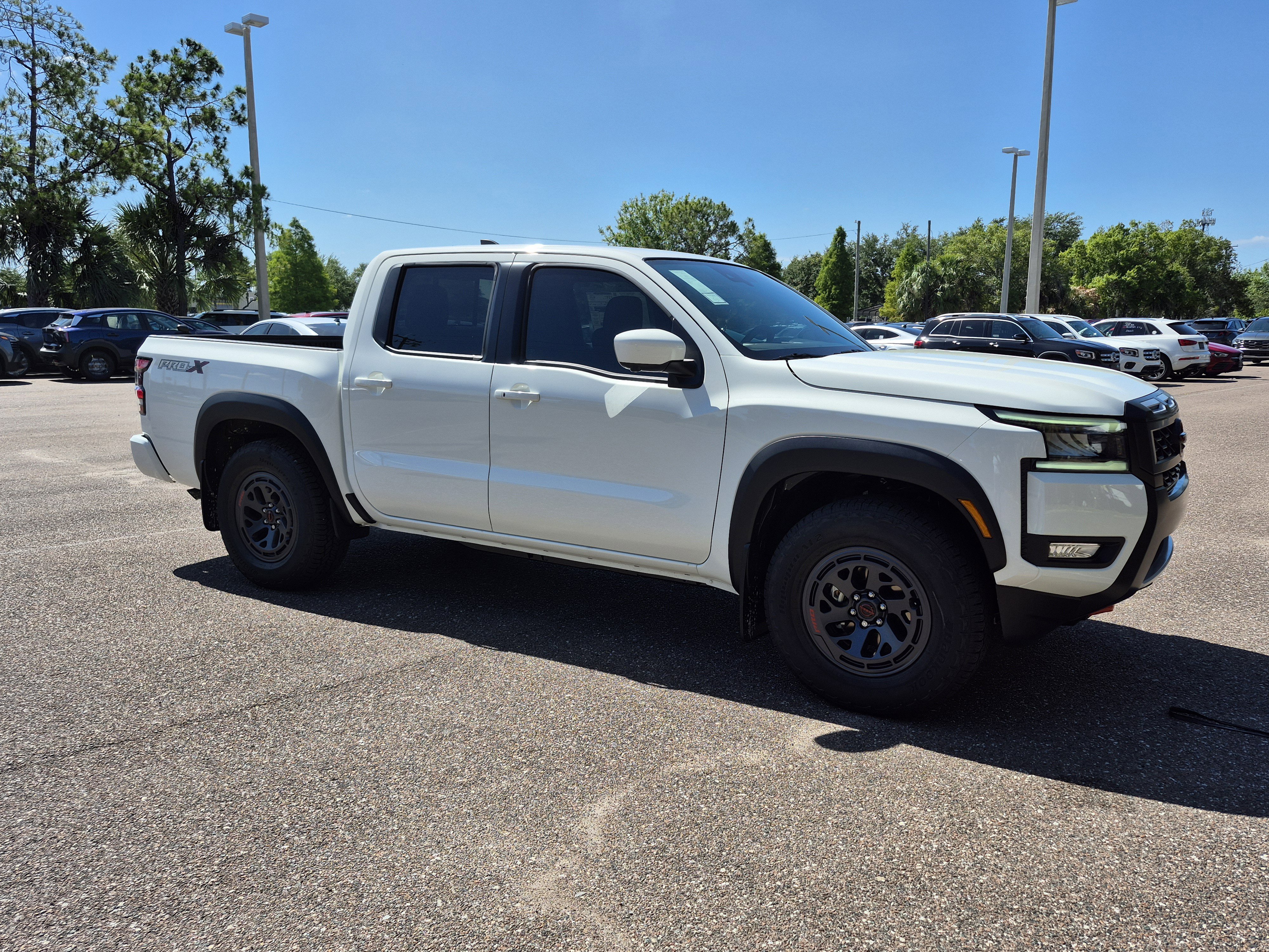 New 2026 Nissan Frontier Pro-X w/ Pro-X Convenience Package RWD image 9
