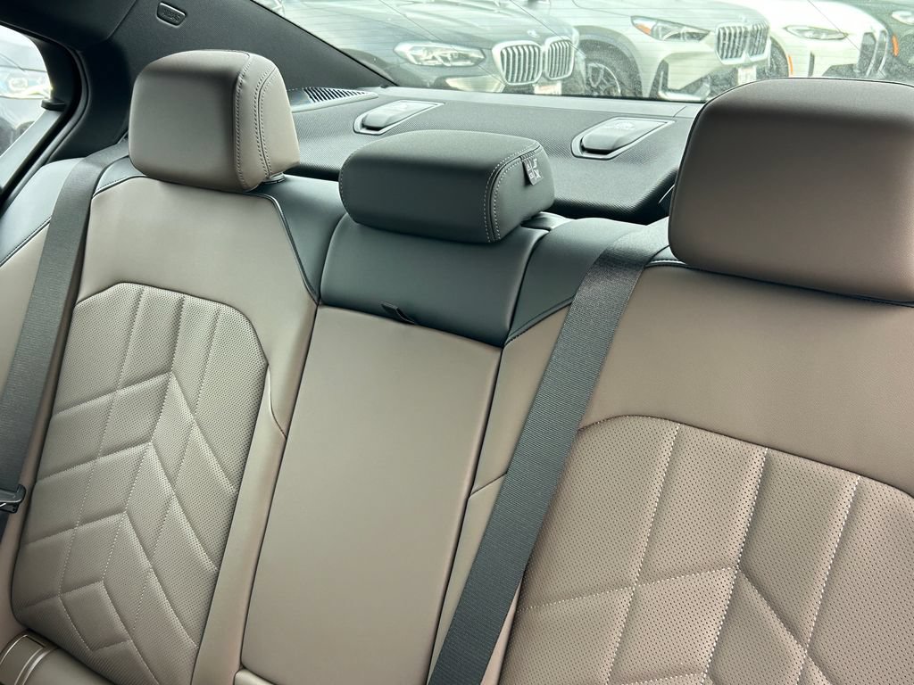 New 2027 BMW 550e xDrive w/ Executive Package AWD/4WD image 32