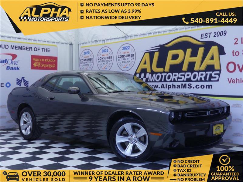Used 2023 Dodge Challenger SXT image 1