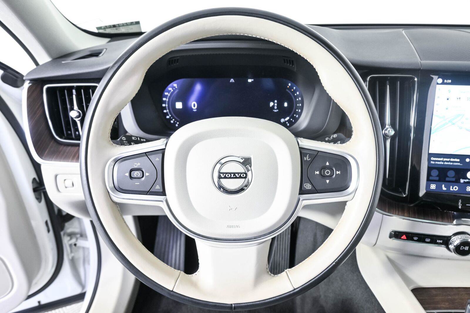 Certified 2022 Volvo XC60 B5 Momentum w/ Protection Package AWD/4WD image 8