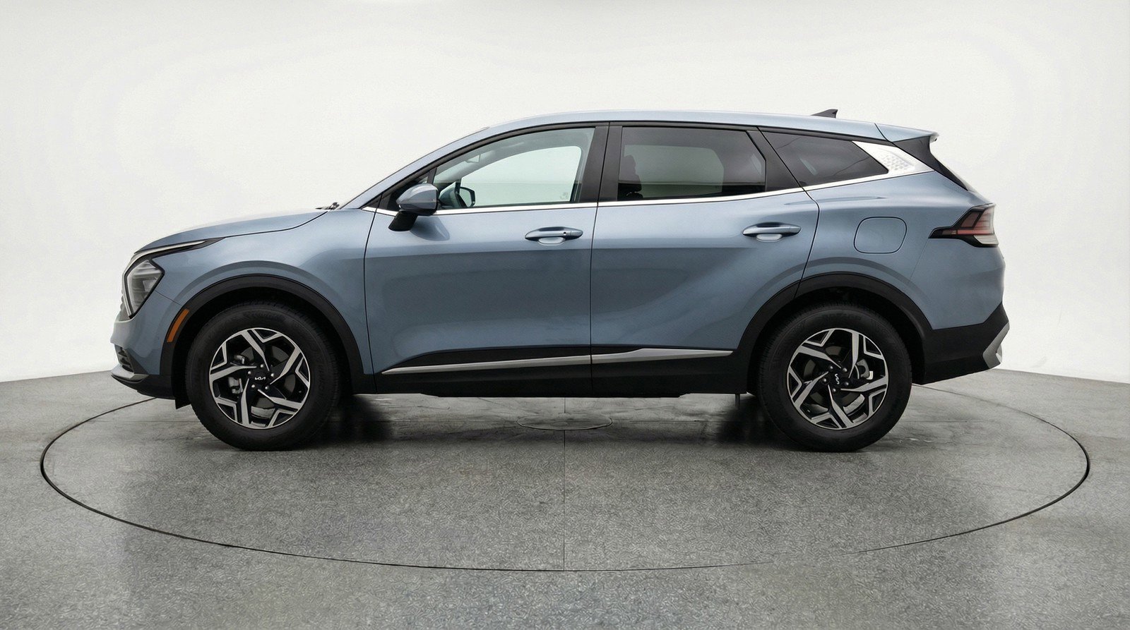 Used 2025 Kia Sportage LX image 5