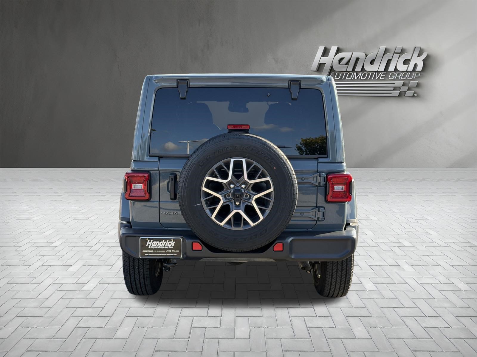 Used 2026 Jeep Wrangler Unlimited Sahara AWD/4WD image 9