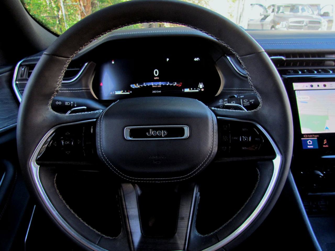 Used 2023 Jeep Grand Cherokee Overland w/ Luxury Tech Group IV RWD image 26