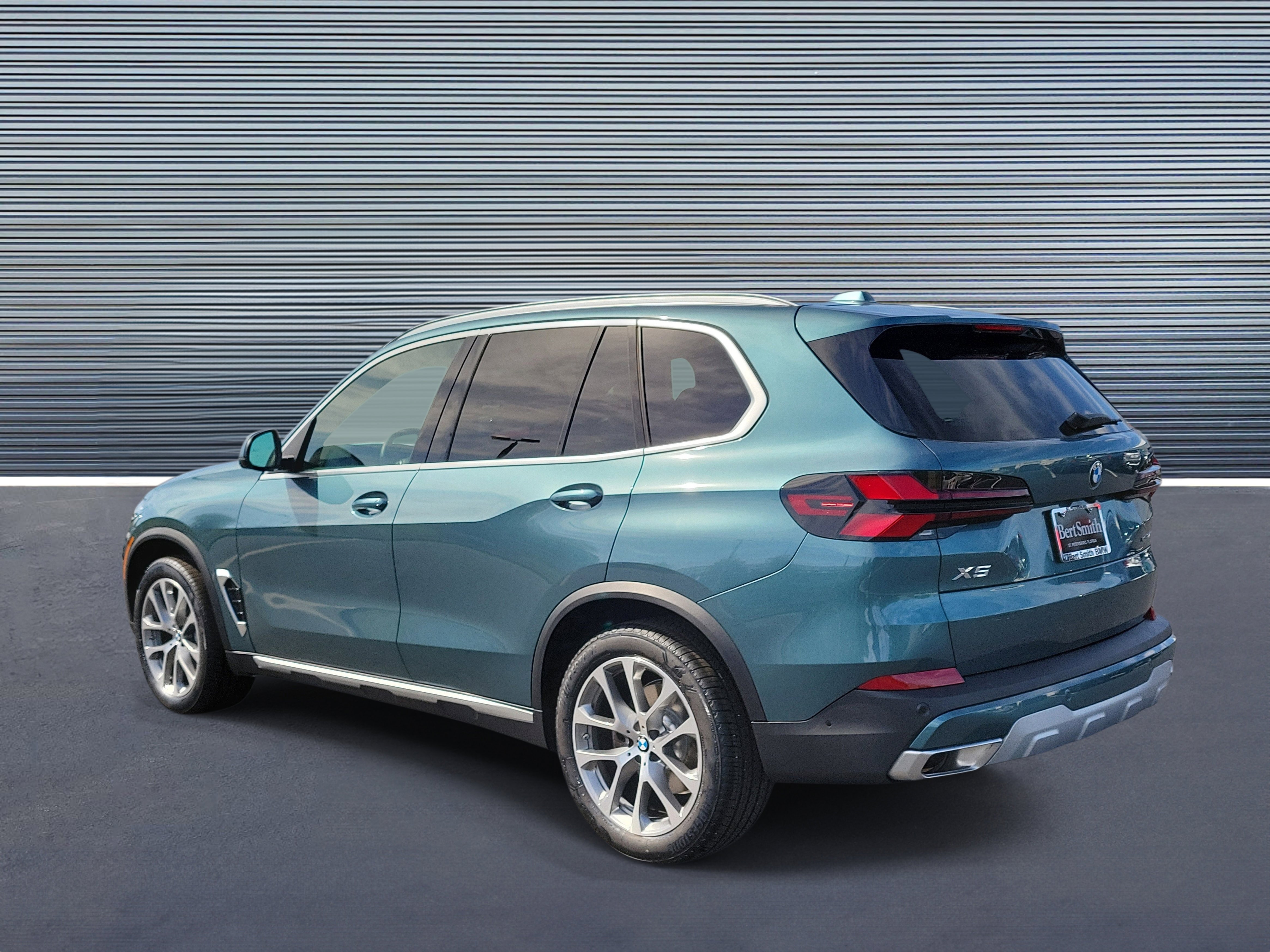 Used 2026 BMW X5 xDrive40i AWD/4WD image 4