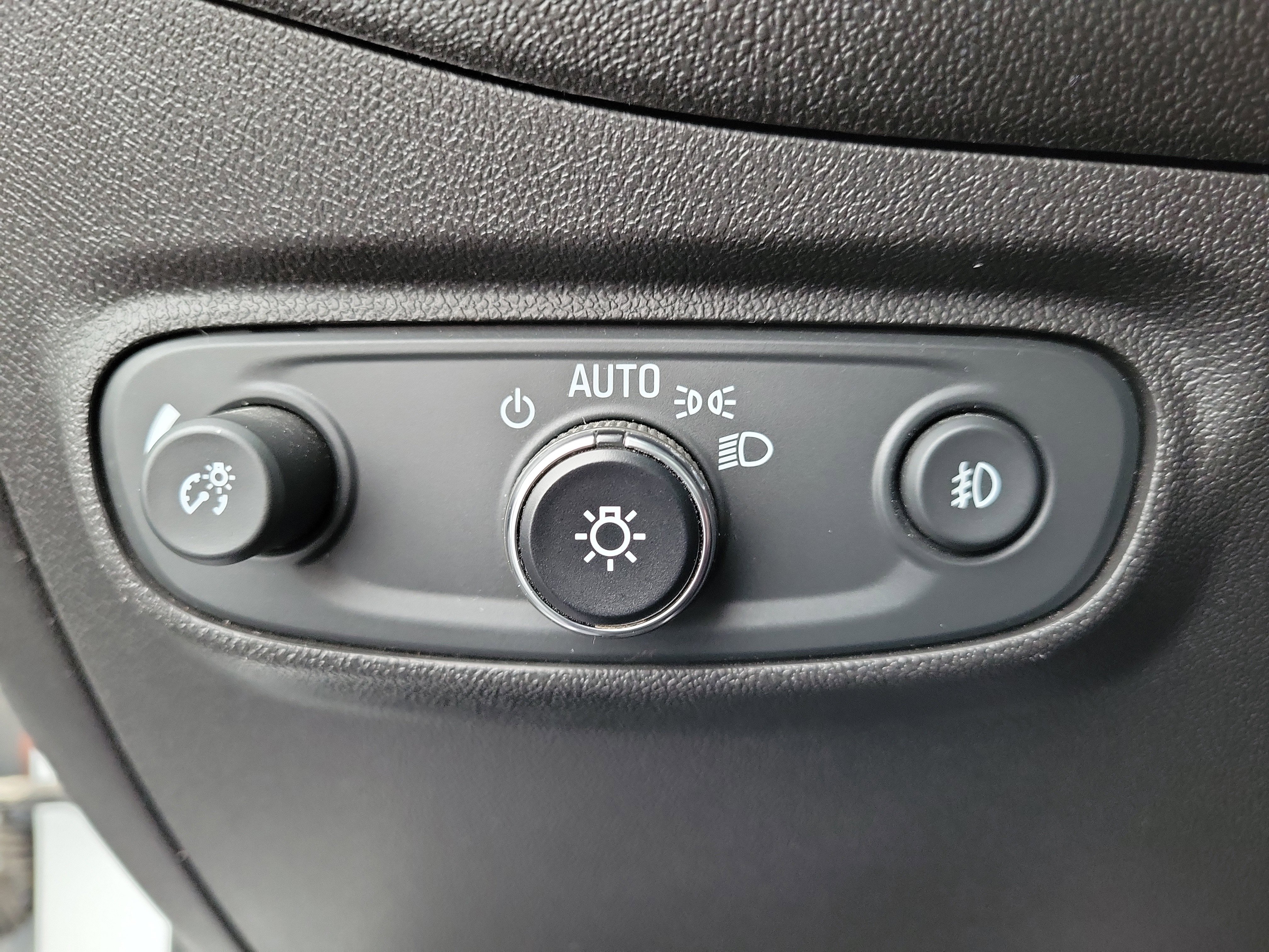 Used 2020 Chevrolet Equinox LT w/ Sport Edition image 24