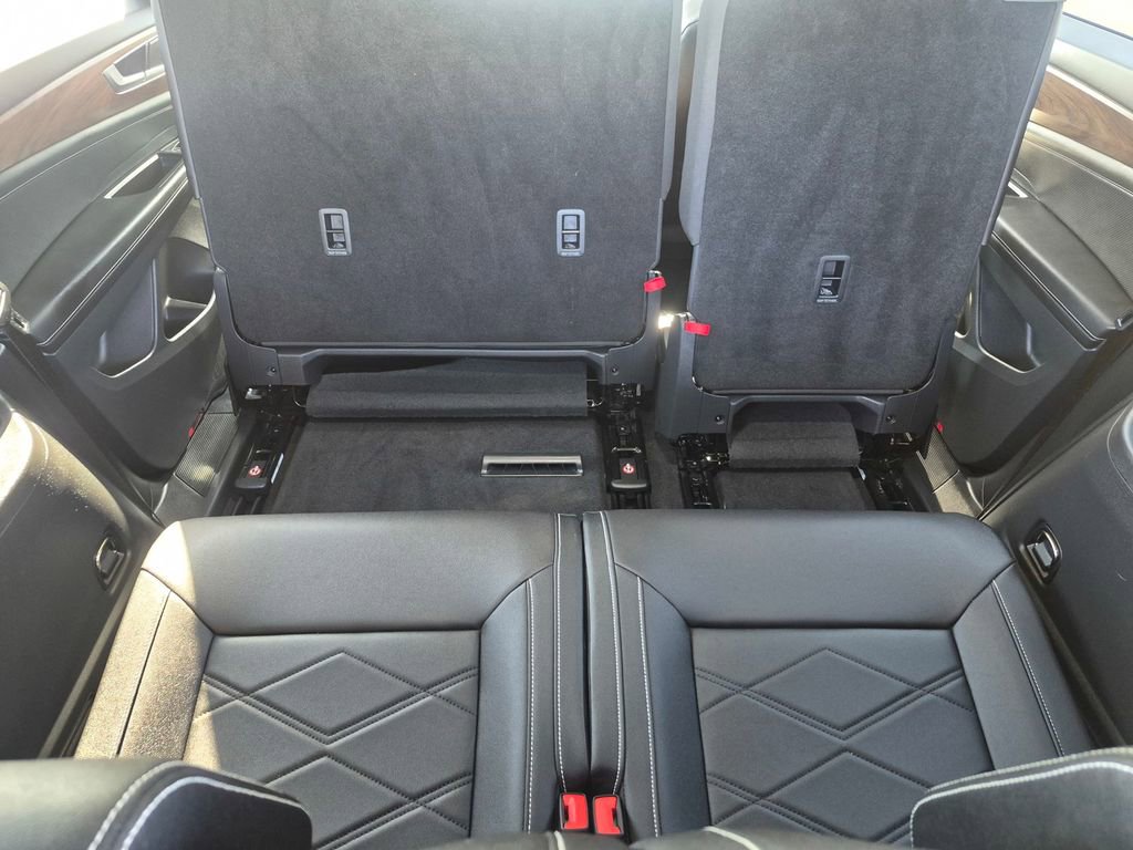 Used 2025 Volkswagen Atlas SE FWD image 10