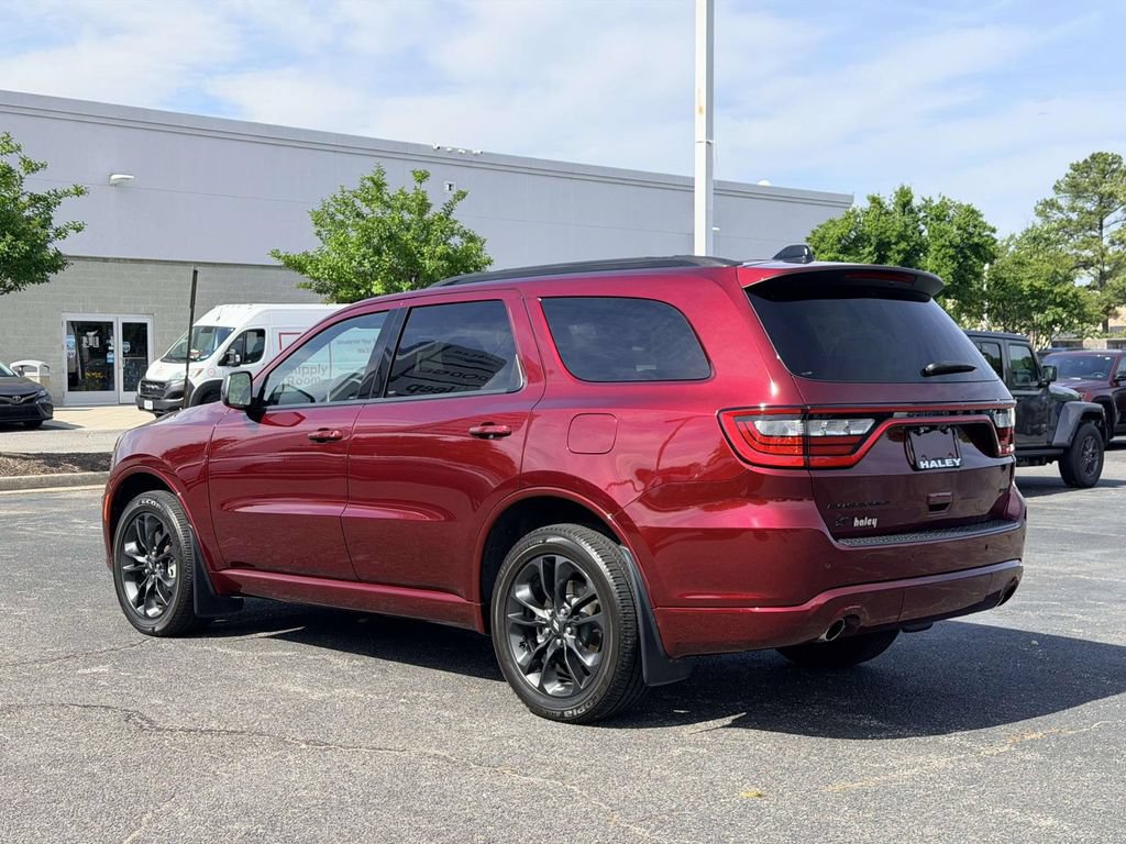 Used 2024 Dodge Durango GT w/ Blacktop Package AWD/4WD image 4