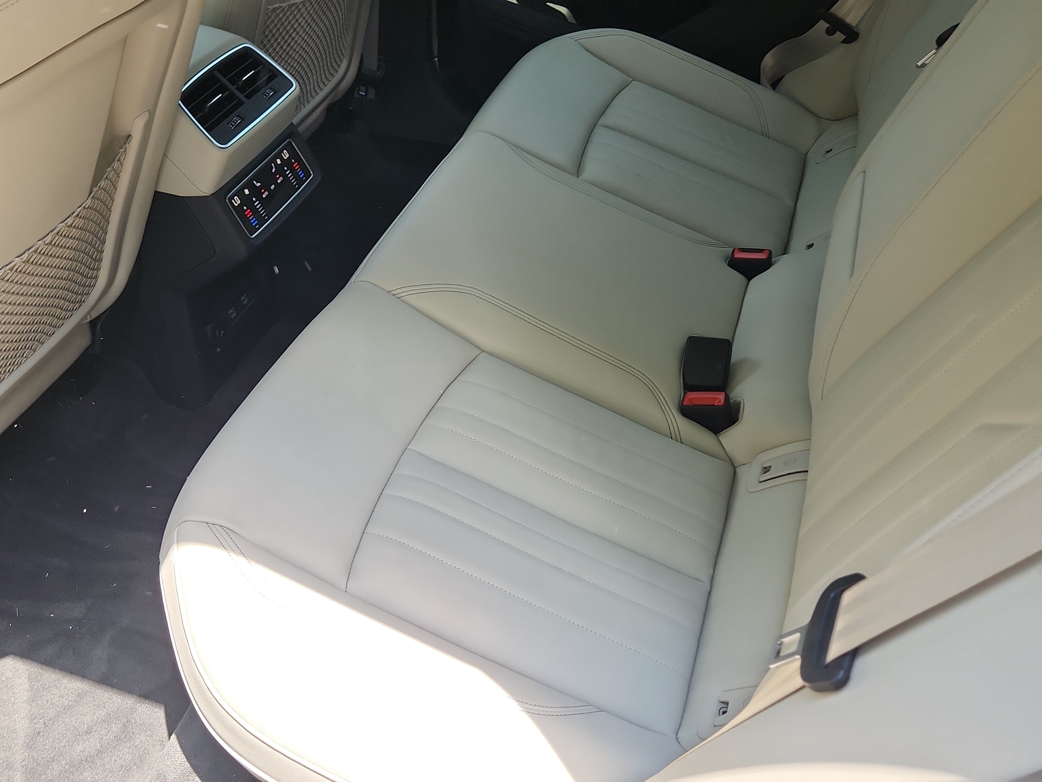 Used 2021 Audi e-tron Premium w/ Convenience Plus Package AWD/4WD image 9