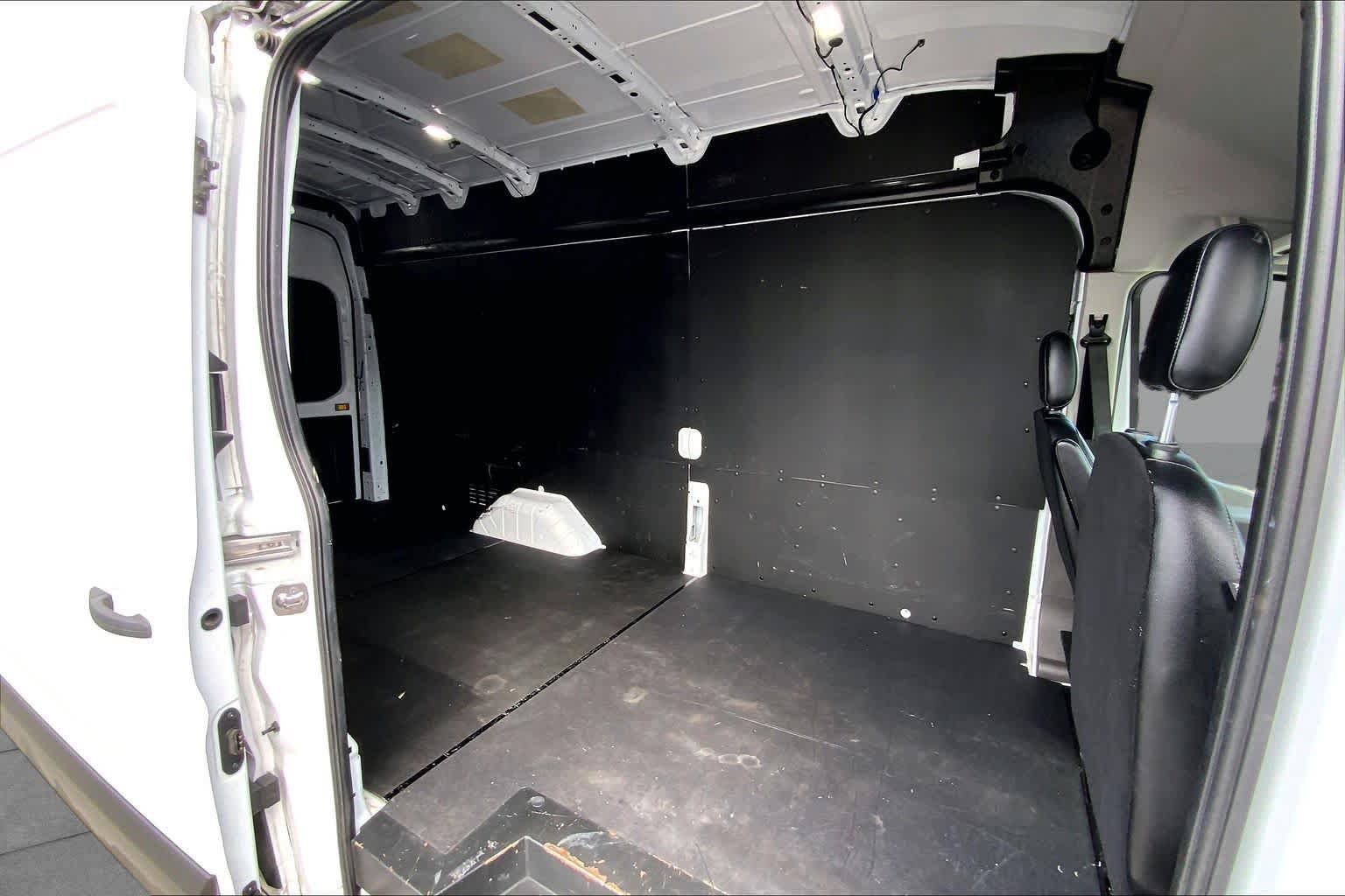 Used 2024 Ford Transit 250 148 High Roof Extended w/ Load Area Protection Package RWD image 17