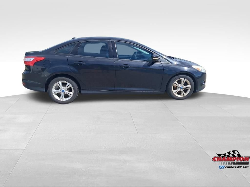Used 2013 Ford Focus SE w/ SE Winter Pkg FWD image 6