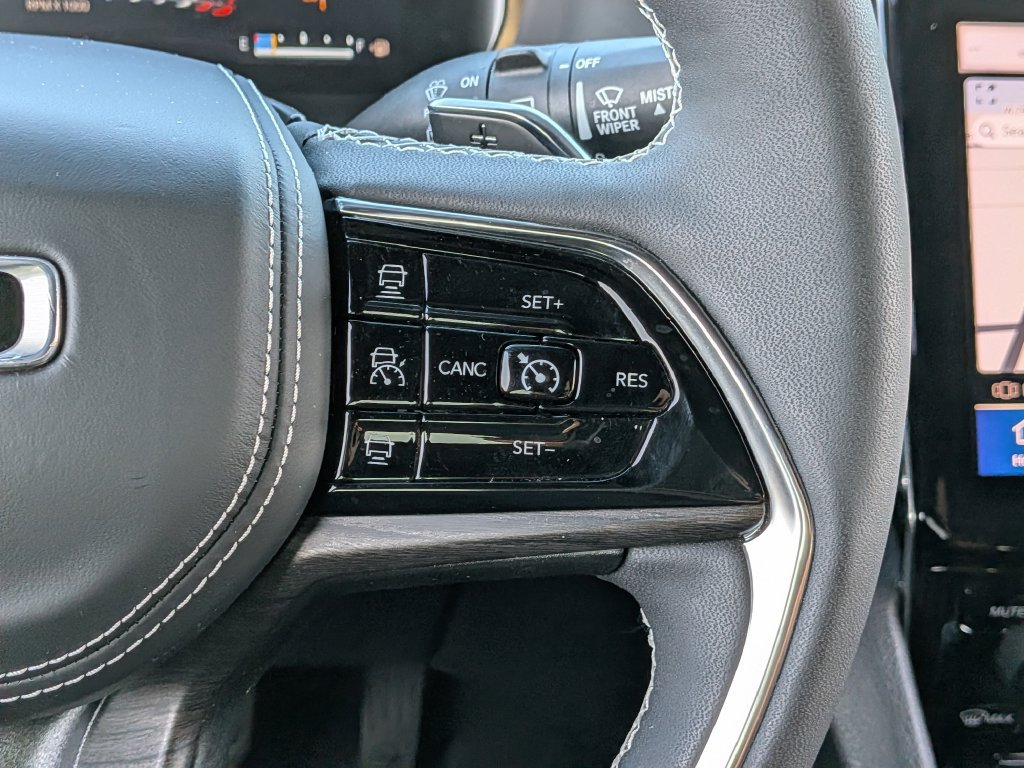 Certified 2023 Jeep Grand Cherokee Overland AWD/4WD image 27