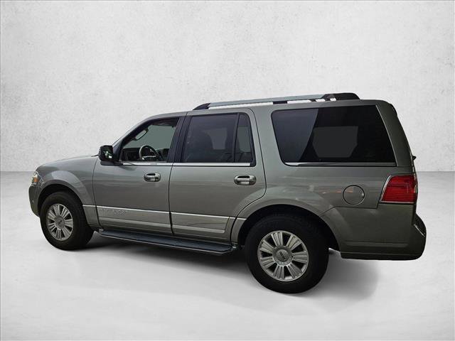 Used 2008 Lincoln Navigator image 6