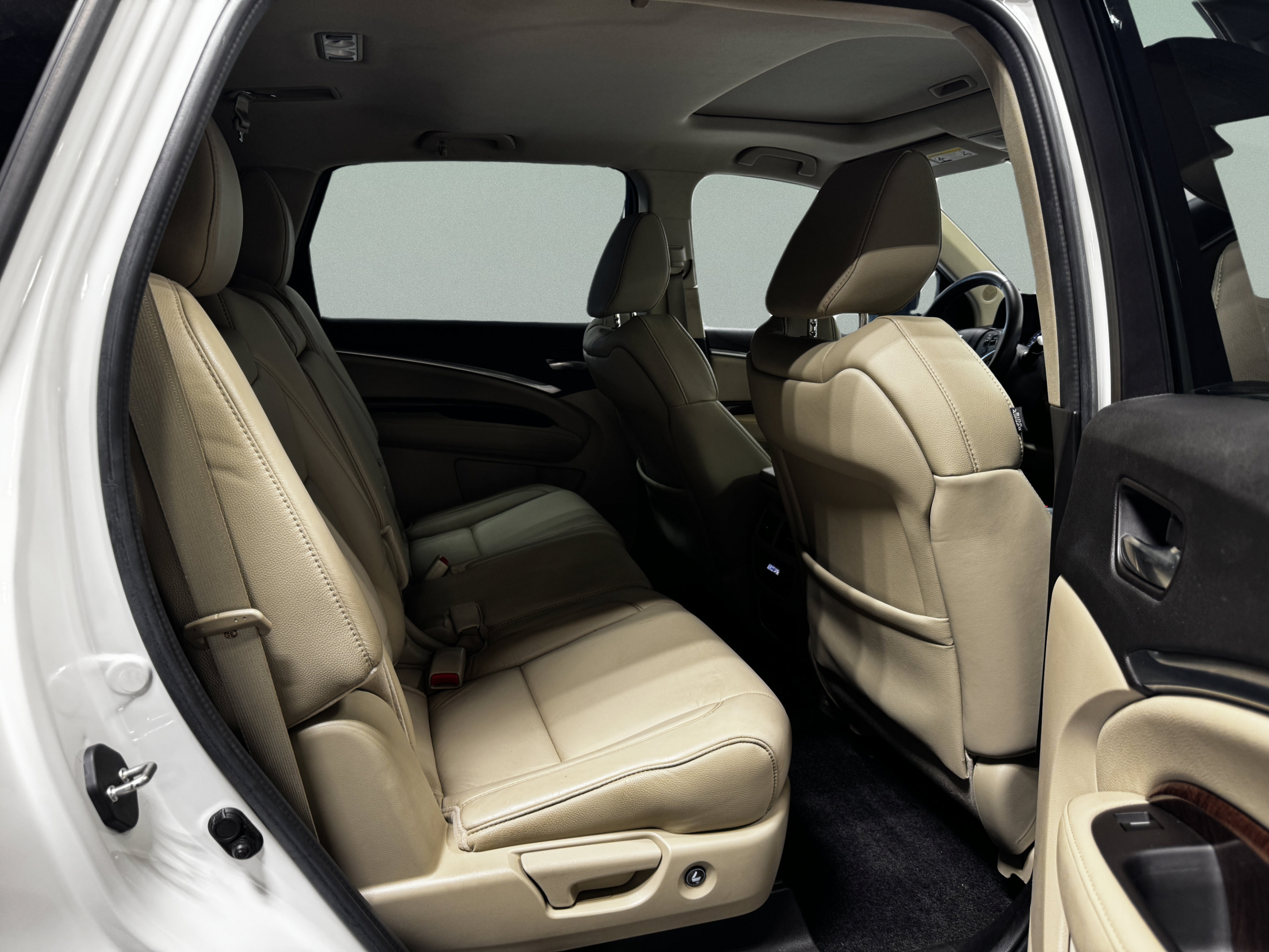 Certified 2018 Acura MDX w/ Technology Package FWD image 32