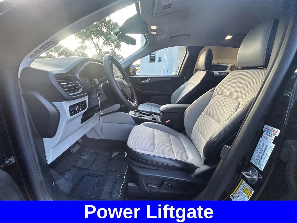 Certified 2024 Ford Escape SE FWD image 11