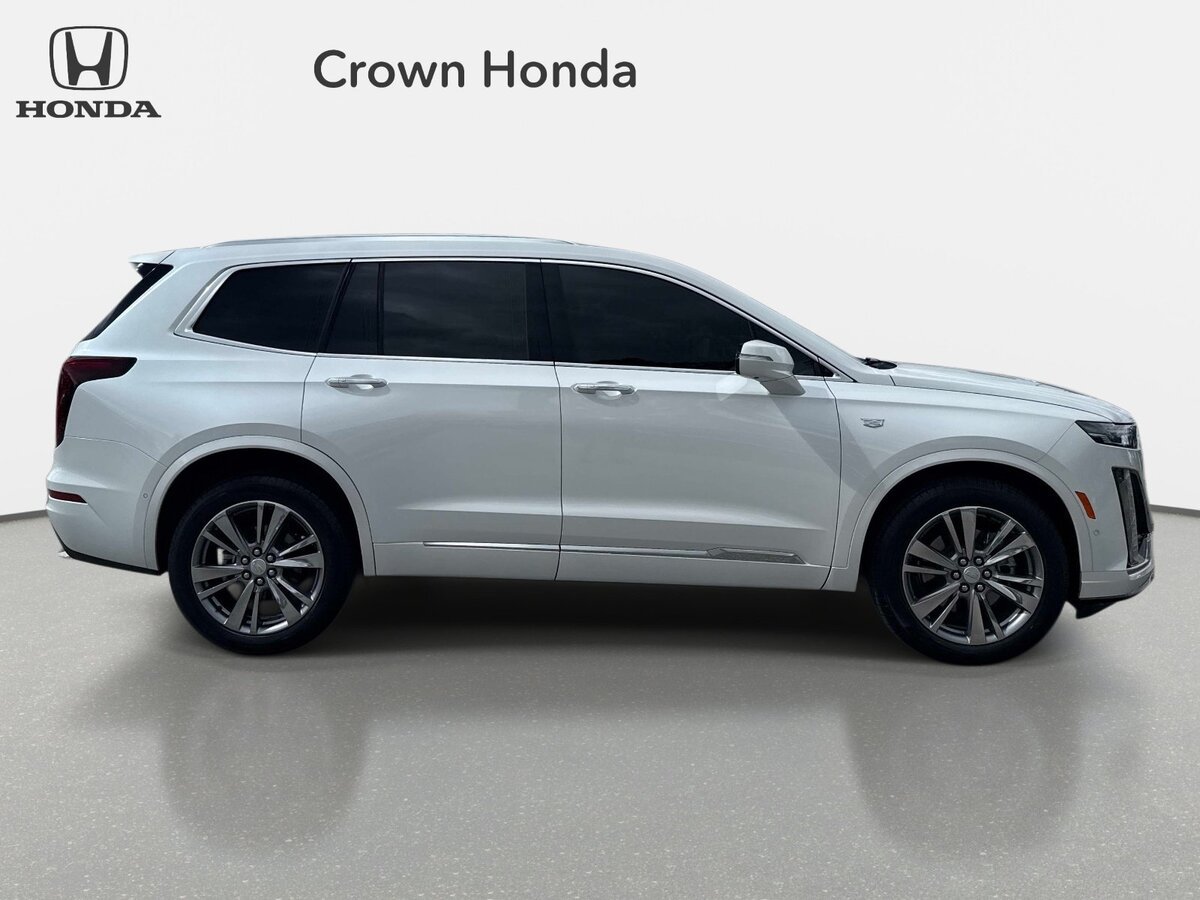 Used 2025 Cadillac XT6 Premium Luxury w/ Technology Package AWD/4WD image 5