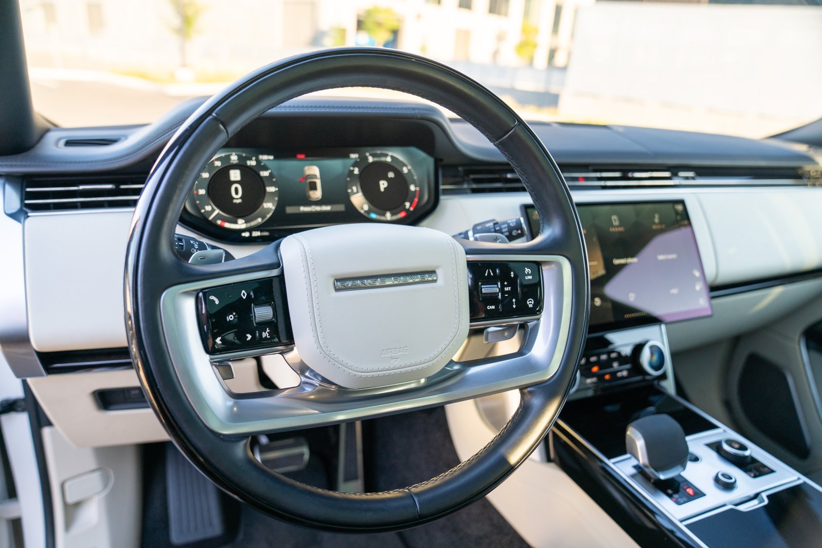 Used 2023 Land Rover Range Rover Autobiography AWD/4WD image 13