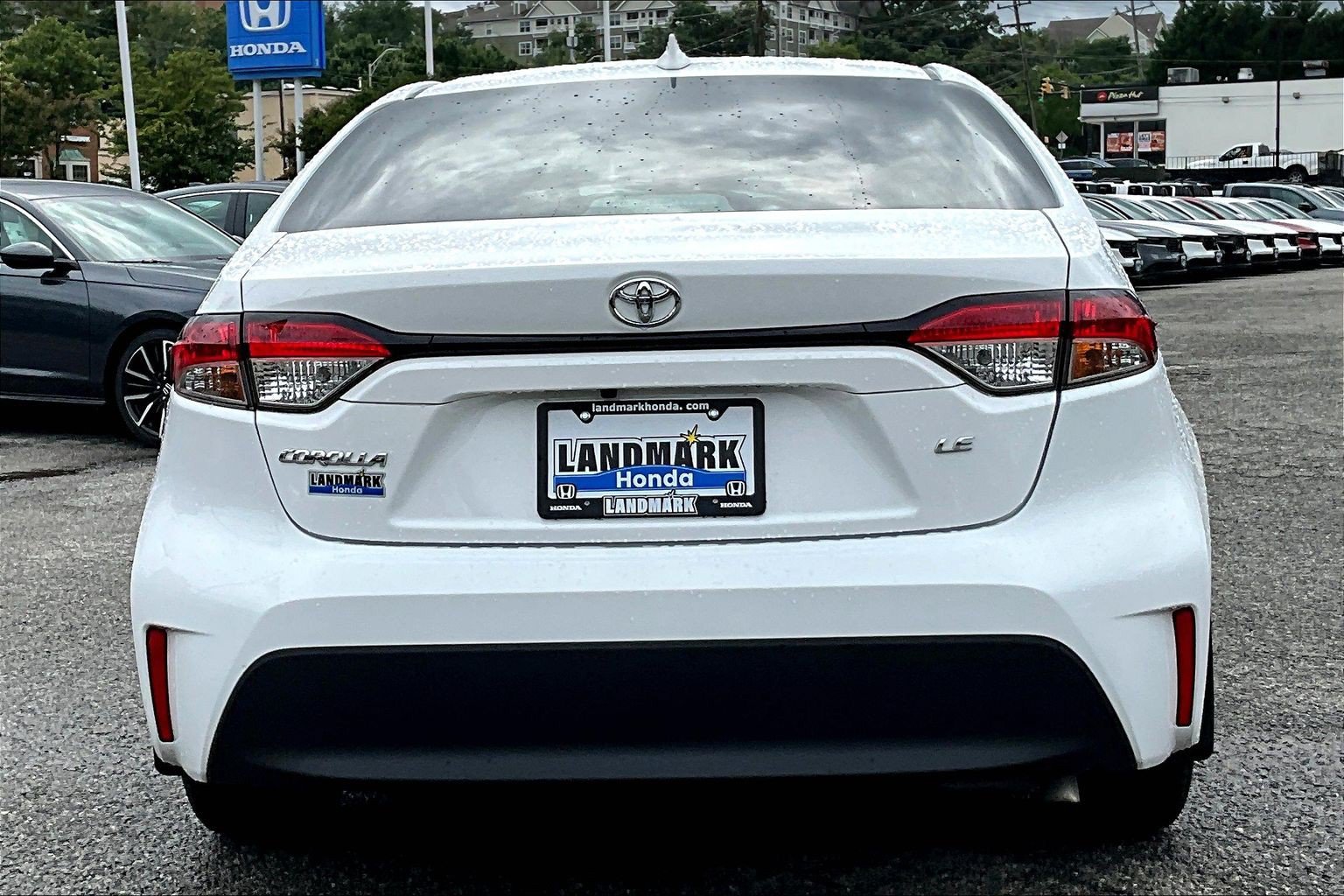 Used 2025 Toyota Corolla LE FWD image 4