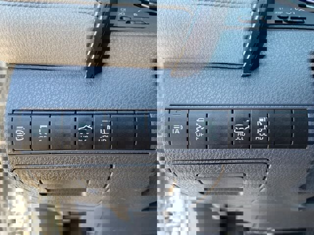 Used 2019 Toyota Camry SE w/ Convenience Package image 18